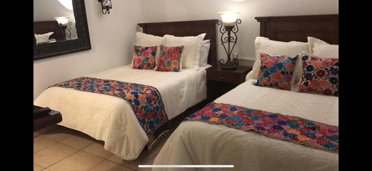 Del Centro Hotel Бернал Екстериор снимка