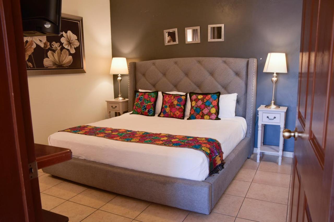 Del Centro Hotel Бернал Екстериор снимка