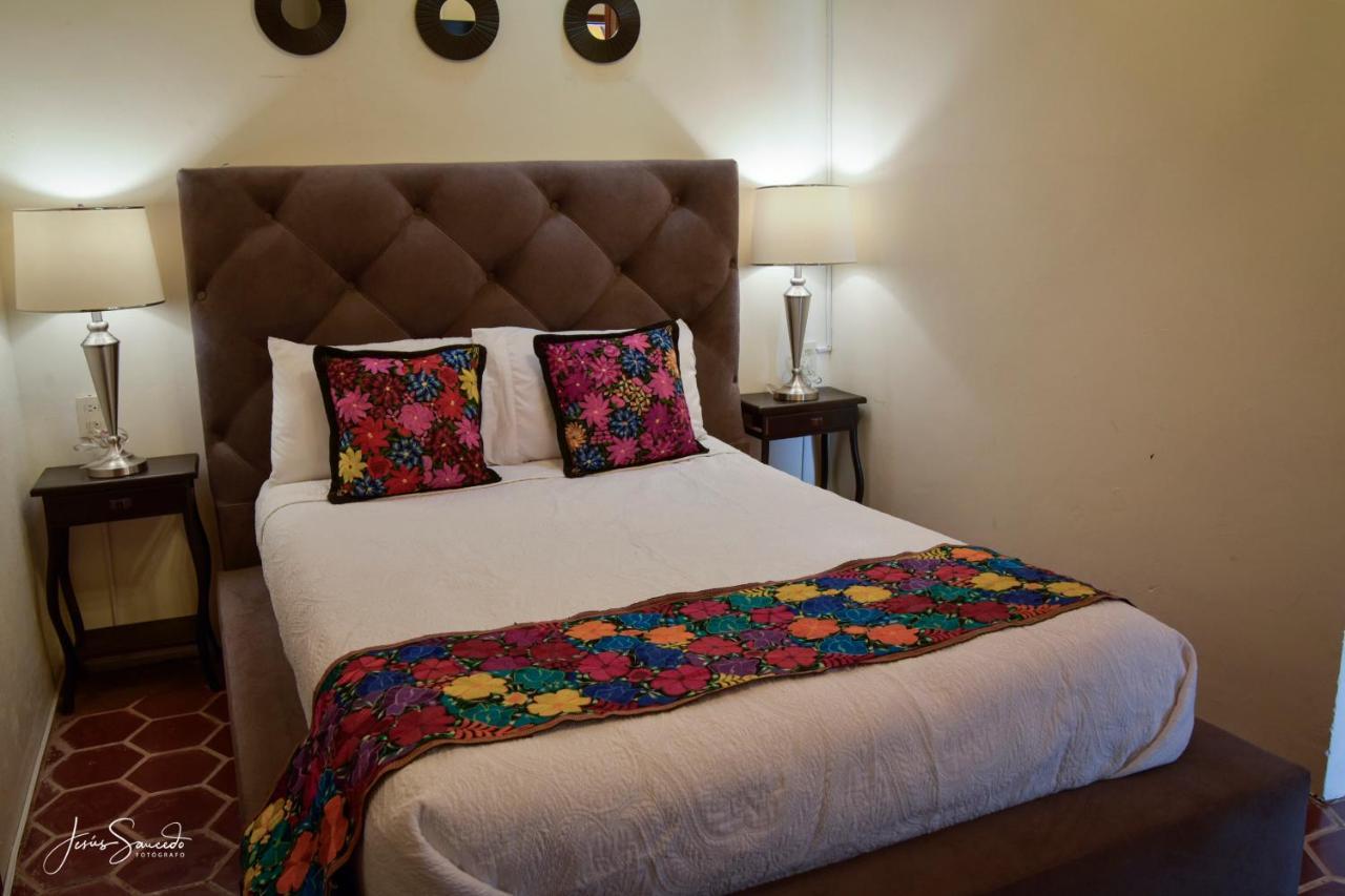 Del Centro Hotel Бернал Екстериор снимка