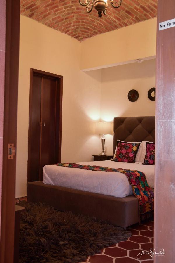 Del Centro Hotel Бернал Екстериор снимка