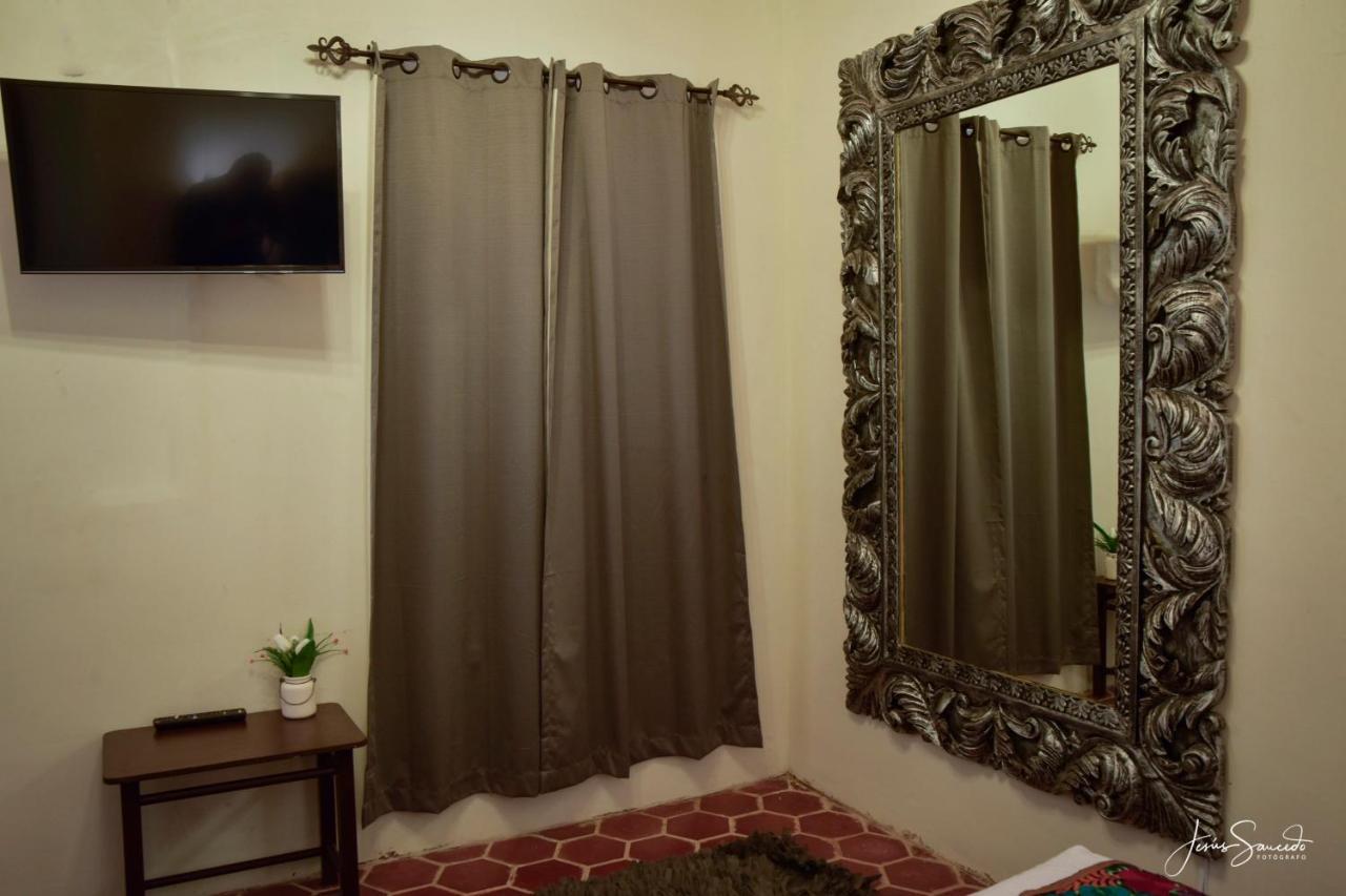 Del Centro Hotel Бернал Екстериор снимка