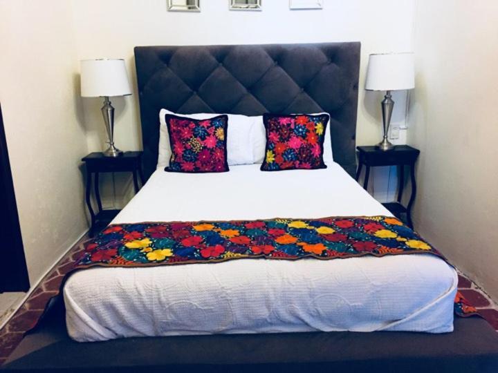 Del Centro Hotel Бернал Екстериор снимка