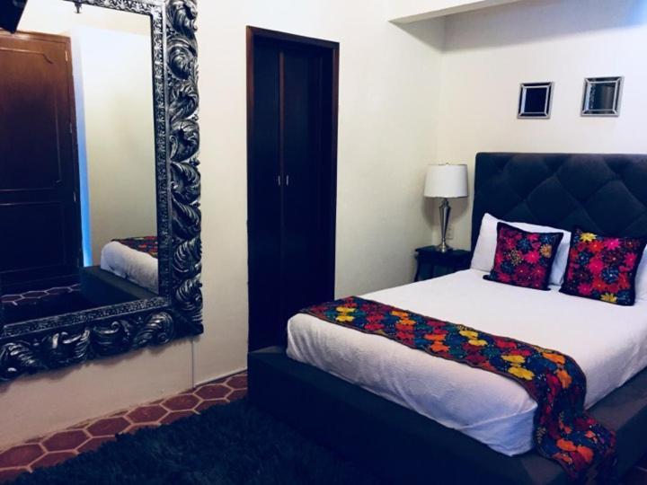 Del Centro Hotel Бернал Екстериор снимка